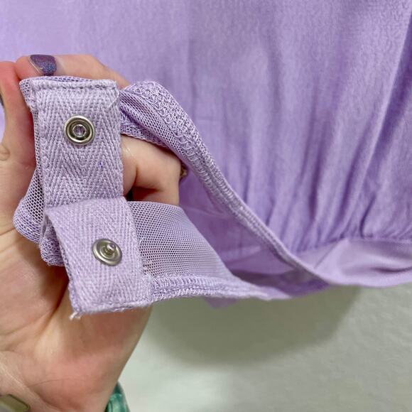 ASTR The Label Women's SZ XS Lavender Purple Short Sleeve Top Bodysuit Snaps EUC - Picture 8 of 8